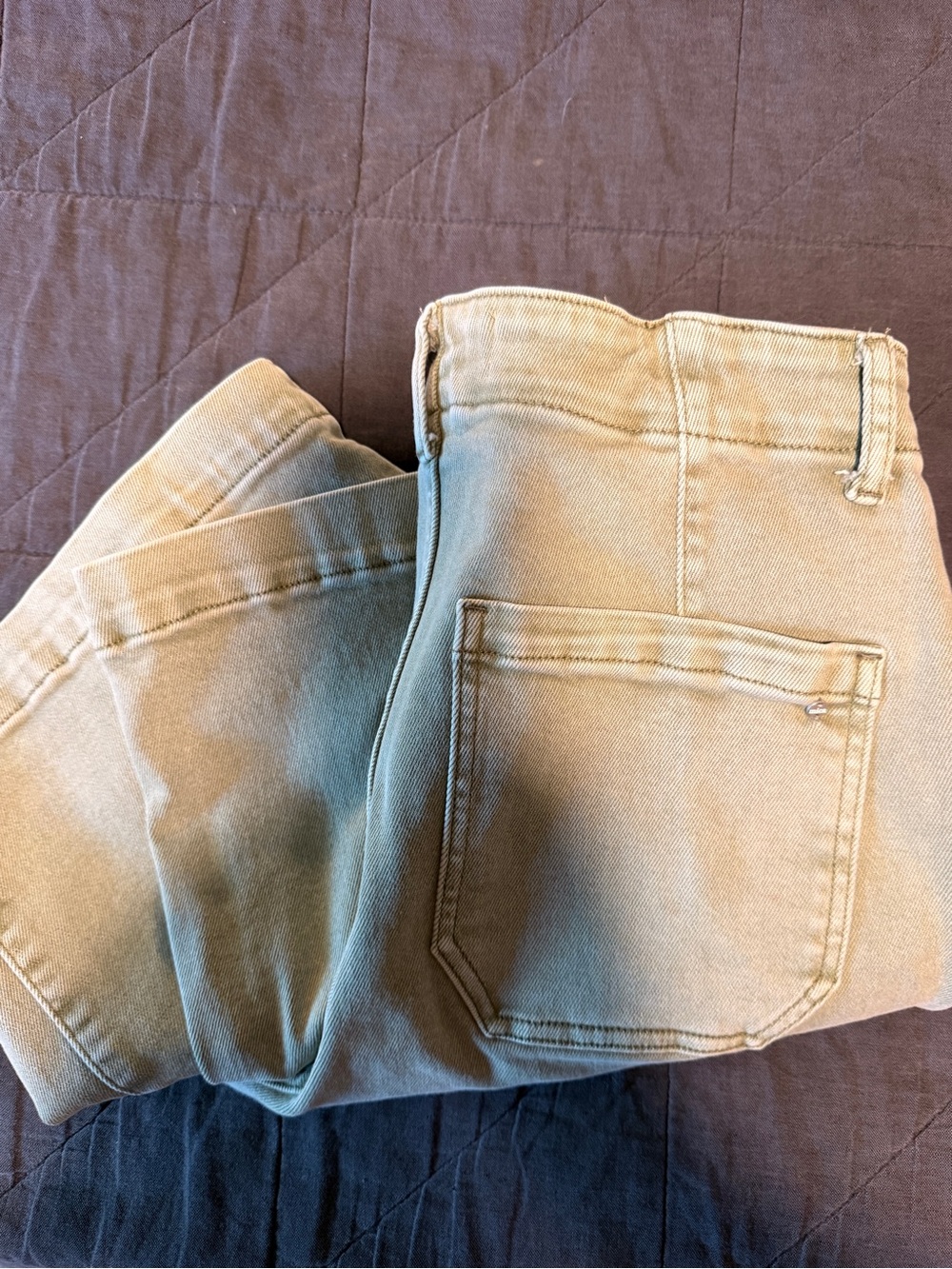 Mica women’s sage color crops
